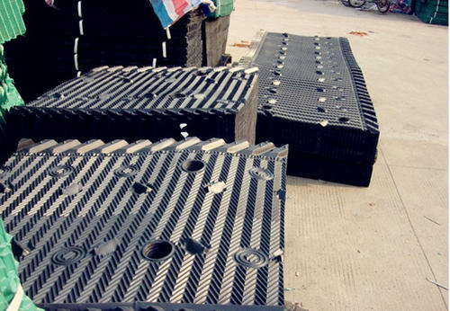 拉訊<a href=http://www.km225.cn/tags21_0.html target=_blank class=infotextkey>冷卻塔填料</a>安裝與使用