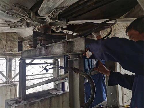 <a href=http://www.km225.cn/tags23_0.html target=_blank class=infotextkey>冷卻塔風(fēng)機(jī)</a>噪聲控制方法